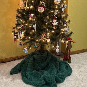 Tree skirt/scarf